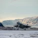 Un avión de combate F-35 Lightning II del Comando de Defensa Aeroespacial de América del Norte, perteneciente a la 115ª Ala de Combate de la Guardia Nacional Aérea de Wisconsin, aterriza en la Base de la Fuerza Espacial Pituffik, Groenlandia, el 7 de octubre de 2025. (Foto de la Fuerza Aérea de los EE. UU. por el Sargento Maxim Dewolf)