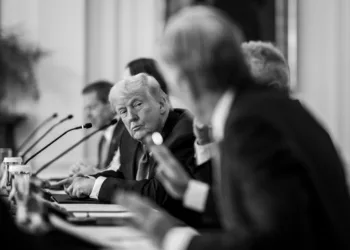 El presidente Donald Trump pronuncia un discurso en un evento sobre la transformación de la salud rural. Crédito: The White House Gallery