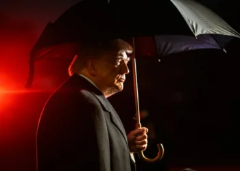 El presidente Donald Trump habla con los medios de comunicación antes de subir al Marine One, el viernes 9 de enero de 2026. Crédito: The White House Gallery