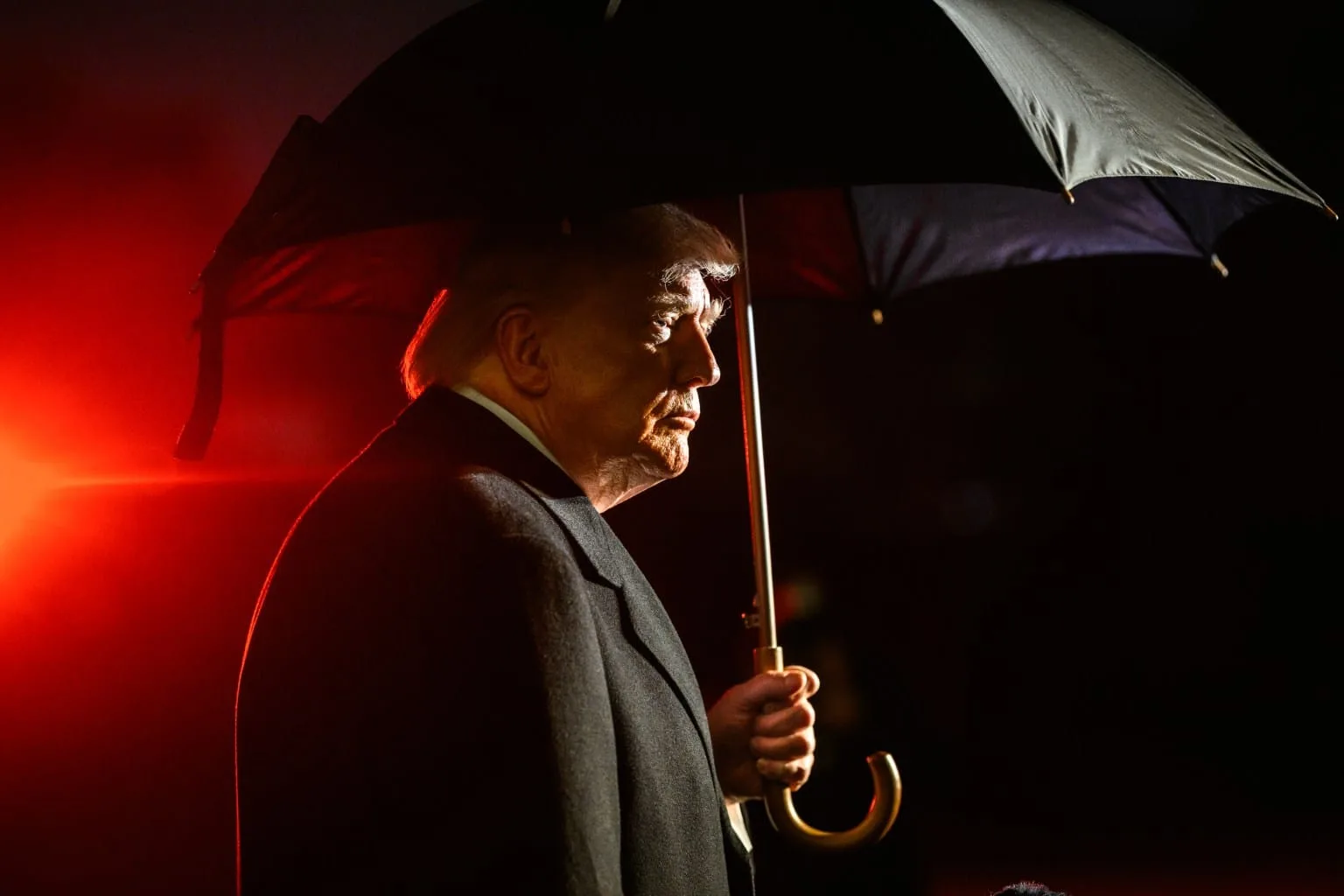 El presidente Donald Trump habla con los medios de comunicación antes de subir al Marine One, el viernes 9 de enero de 2026. Crédito: The White House Gallery