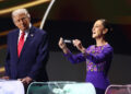 Los presidentes de Estados Unidos, Donald Trump, y de México, Claudia Sheinbaum en el sorteo del mundial de fútbol 2026. Crédito: archivo