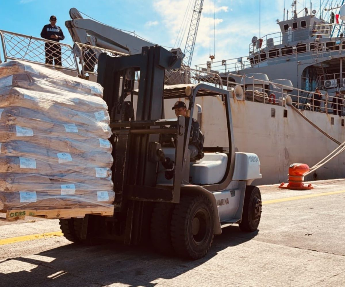 Buque con ayuda humanitaria parte de México a Cuba