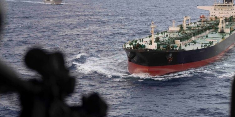 Imagen del buque Aquila II. Créditos: Departamento de Guerra de Estados Unidos