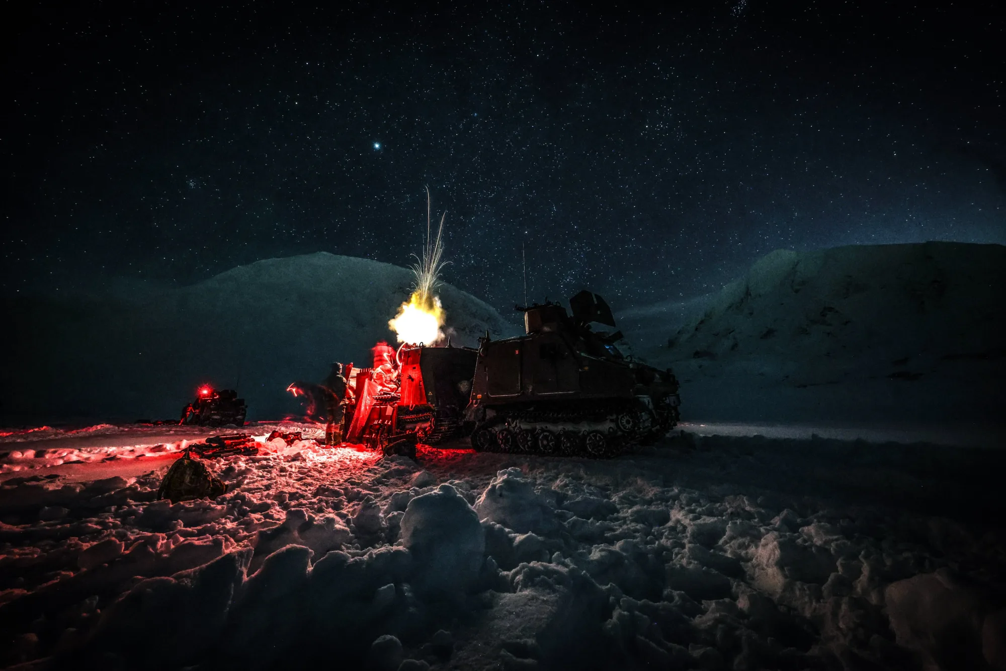 Los Royal Marines del Reino Unido realizaron fuego de mortero durante maniobras intensivas en el norte de Noruega, como parte de su preparación para asumir un rol destacado en las operaciones de la OTAN en el Ártico. /Créditos: Royal Marines vía X