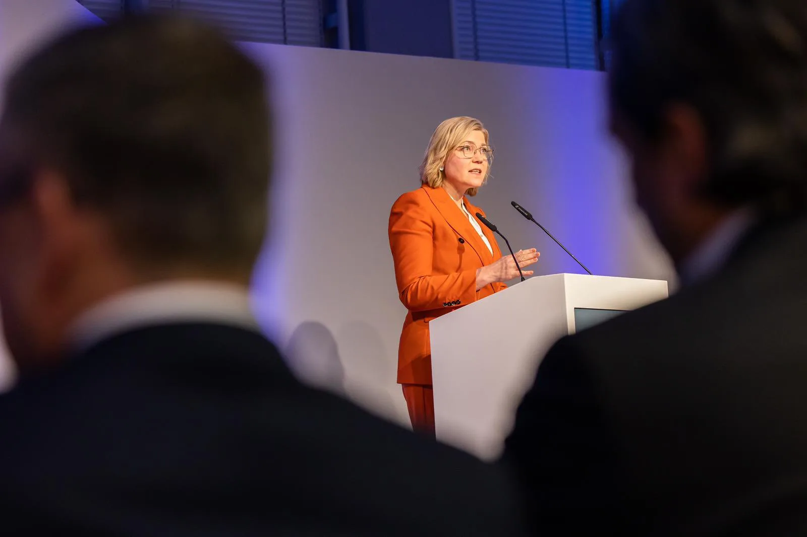 La vicepresidenta ejecutiva de la Comisión Europea, Henna Virkkunen, compartió en X su balance tras dos intensos días en la Conferencia de Seguridad de Múnich, donde abordó temas clave como innovación, soberanía digital y ciberseguridad. En sus palabras, Europa ya ha fijado el rumbo para garantizar que el continente se mantenga innovador, seguro y fuerte en la era digital/ Cuenta oficial de Henna Virkkunen