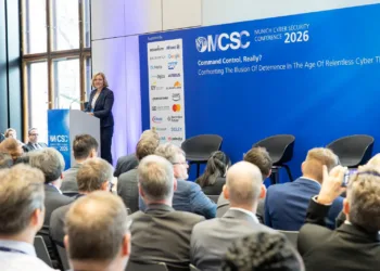 Henna Virkkunen, vicepresidenta ejecutiva de la Comisión Europea, interviene en la Conferencia de Seguridad de Múnich, subrayando la necesidad de que Europa avance hacia una capacidad ofensiva en el ciberespacio. Su mensaje, centrado en innovación, soberanía digital y resiliencia tecnológica, refleja el giro estratégico de la UE para mantenerse fuerte y segura en la era digital/ Créditos: Cuenta oficial de Henna Virkkunen