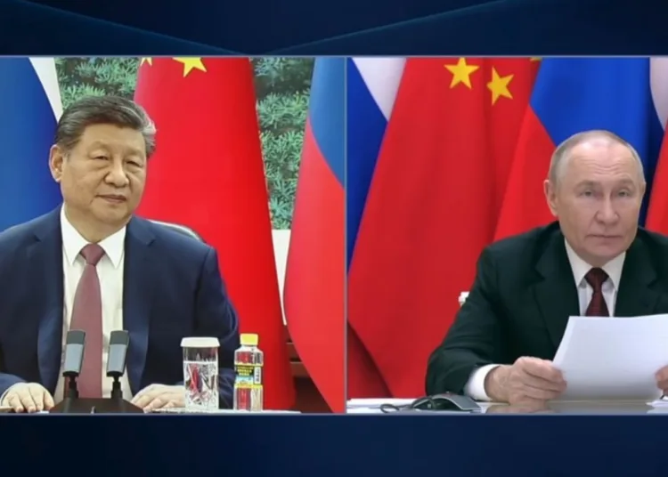 Vladimir Putin y Xi Jinping mantienen una videoconferencia