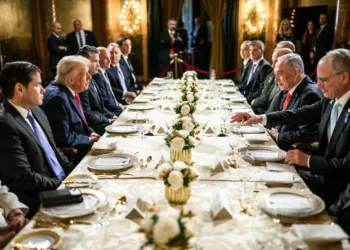 El presidente Donald Trump celebra una reunión bilateral con el primer ministro israelí, Benjamin Netanyahu, en Mar-a-Lago/ Crédito: The White House Gallery.