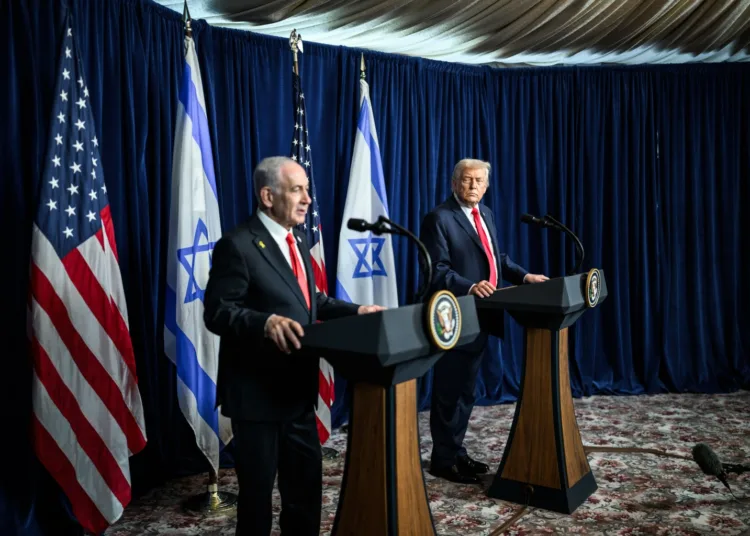 Tras la reunión entre el presidente estadounidense Donald Trump y el primer ministro israelí Benjamin Netanyahu, la discusión internacional se centra en cómo contener un arsenal que Irán considera esencial para su defensa y que Israel percibe como una amenaza existencial, en medio de negociaciones nucleares y crecientes tensiones regionales/ Crédito: The White House Gallery