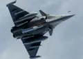 Foto de archivo de un Rafale francés armado con un misil nuclear ASMP