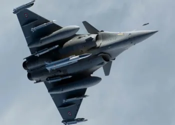 Foto de archivo de un Rafale francés armado con un misil nuclear ASMP