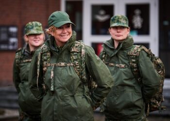 La reina Máxima de Países Bajos se incorpora como reservista en medio del impulso neerlandés a las fuerzas de defensa