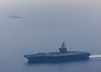 Despliegue del al grupo de ataque del portaaviones USS Abraham Lincoln operando en el Mar Arábigo. Crédito: CENTCOM