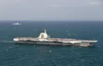 El grupo operativo de portaaviones liderado por el PLANS Fujian organizó un entrenamiento multidisciplinario en el mar el día 18 de noviembre de 2025. Este es el primer ejercicio real realizado por el PLANS Fujian desde su puesta en servicio. Créditos: Armada de China.