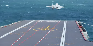El Grupo Operativo de Portaaviones 18 realiza su primer ejercicio real en el mar el 18 de noviembre de 2025. Créditos: Armada de China.