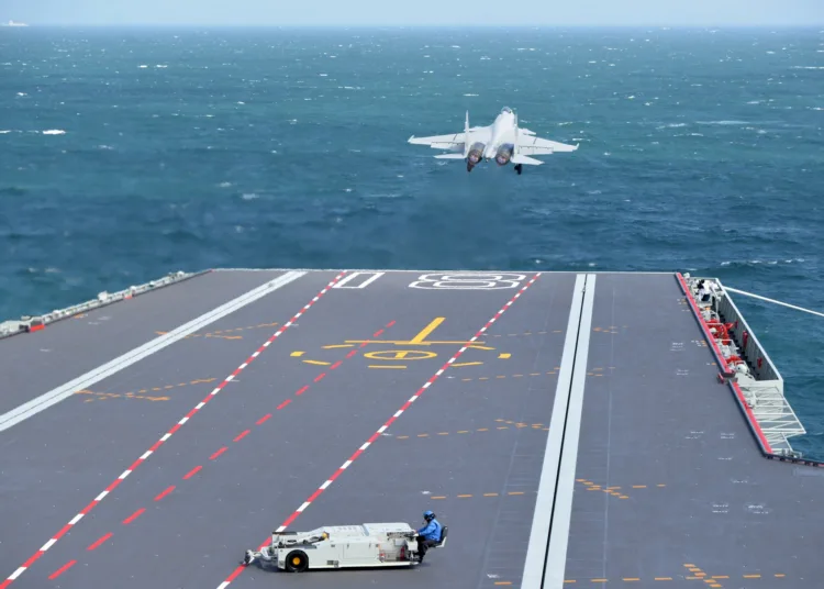 El Grupo Operativo de Portaaviones 18 realiza su primer ejercicio real en el mar el 18 de noviembre de 2025. Créditos: Armada de China.