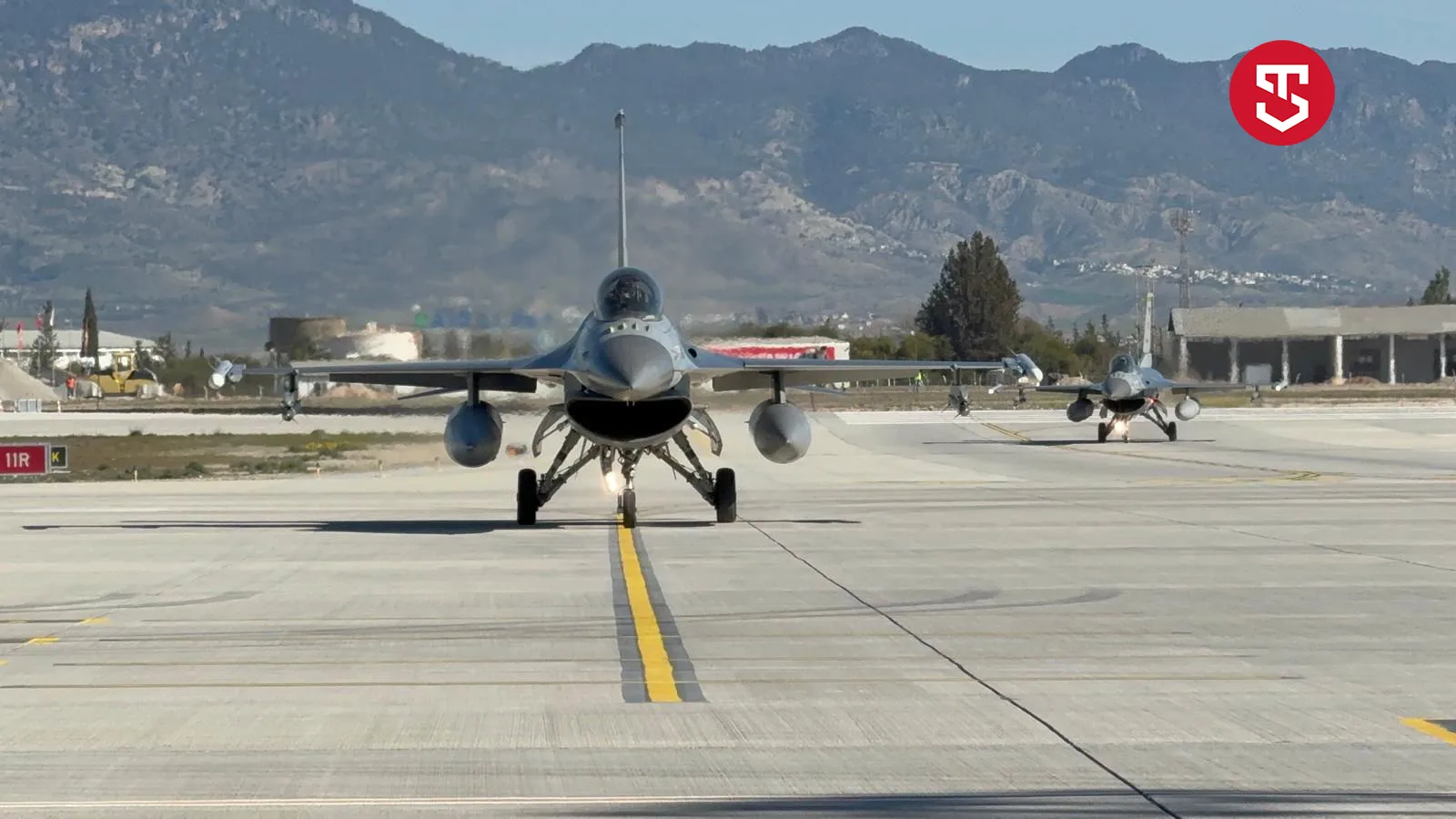 Momento del despliegue de los cazas F-16 turcos rumbo al norte de Chipre/ Créditos: SavunmaSanayiST