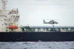 Buque de la flota de sombra rusa “Deyna” abordado por fuerzas de la Armada francesa en el Mediterráneo el 20 de marzo de 2026. Foto: Emmanuel Macron en X