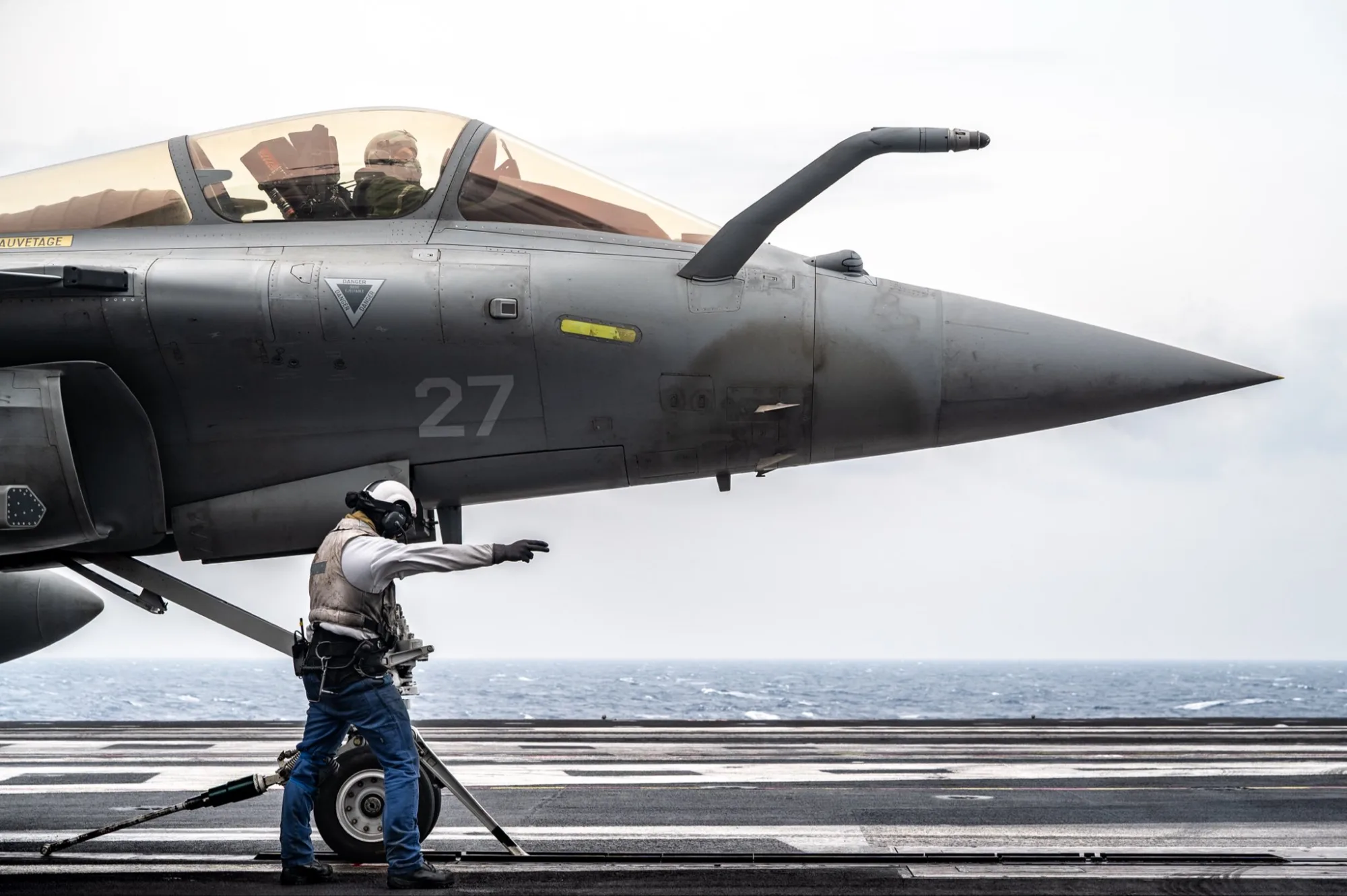 El grupo aéreo naval French Carrier Strike Group patrullando con aliados europeos. Créditos: Cuenta oficial del Estado Mayor de las Fuerzas Armadas Francesas.