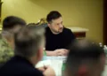 Zelenskyy destacó el trabajo de expertos ucranianos en Arabia Saudita para mejorar la defensa contra drones y misiles iraníes. Créditos: Cuenta X Volodymyr Zelenskyy.
