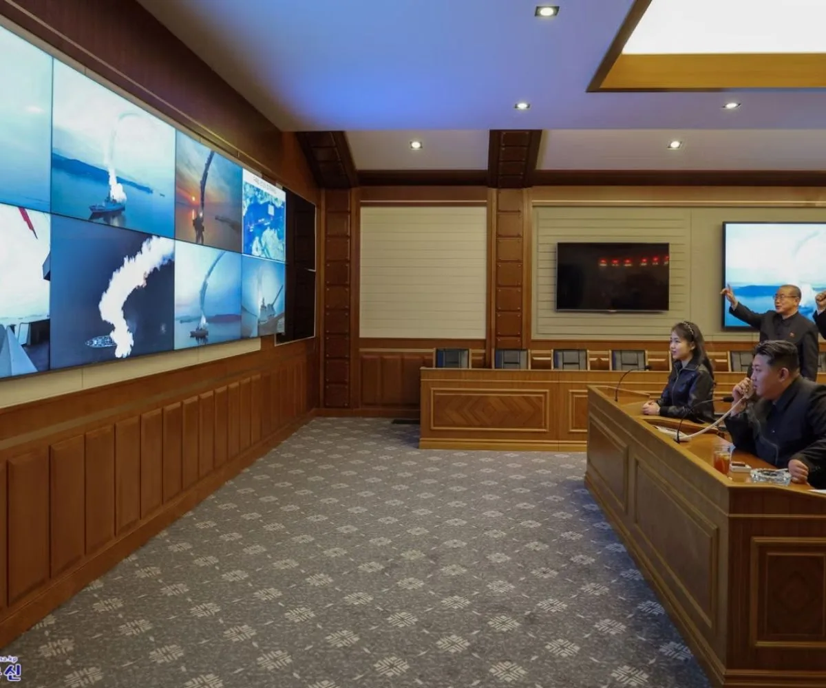 Kim Jong Un y su hija supervisan el lanzamiento de misiles de crucero
