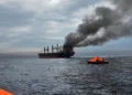 Buque tailandés Mayuree Naree incendiado en el estrecho de Ormuz