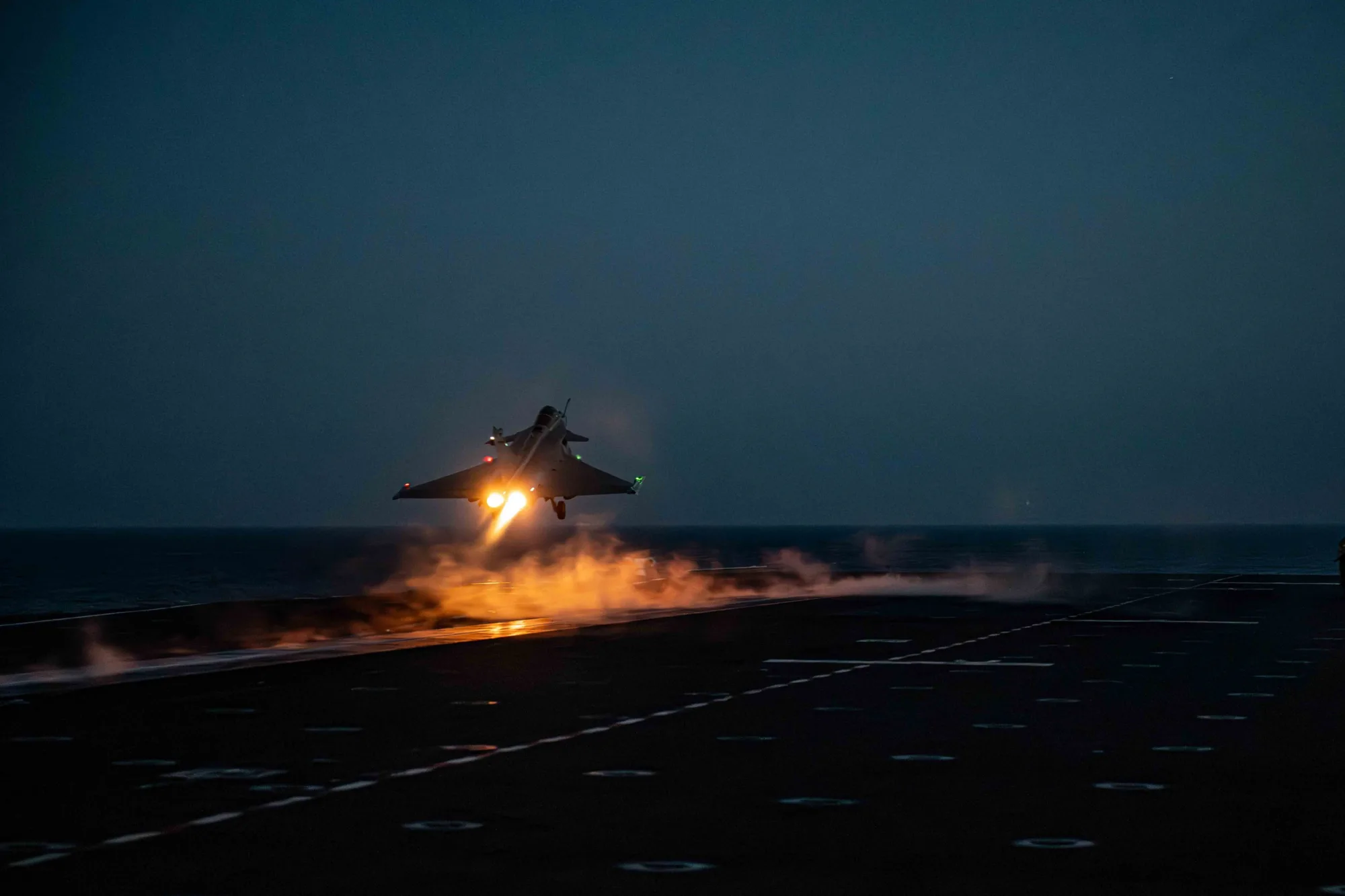 French Carrier Strike Group del portaaviones Charles de Gaulle vía X