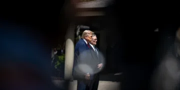 El presidente Donald Trump participa en una rueda de prensa conjunta con el primer ministro Keir Starmer en Chequers. Créditos: The White House Gallery.