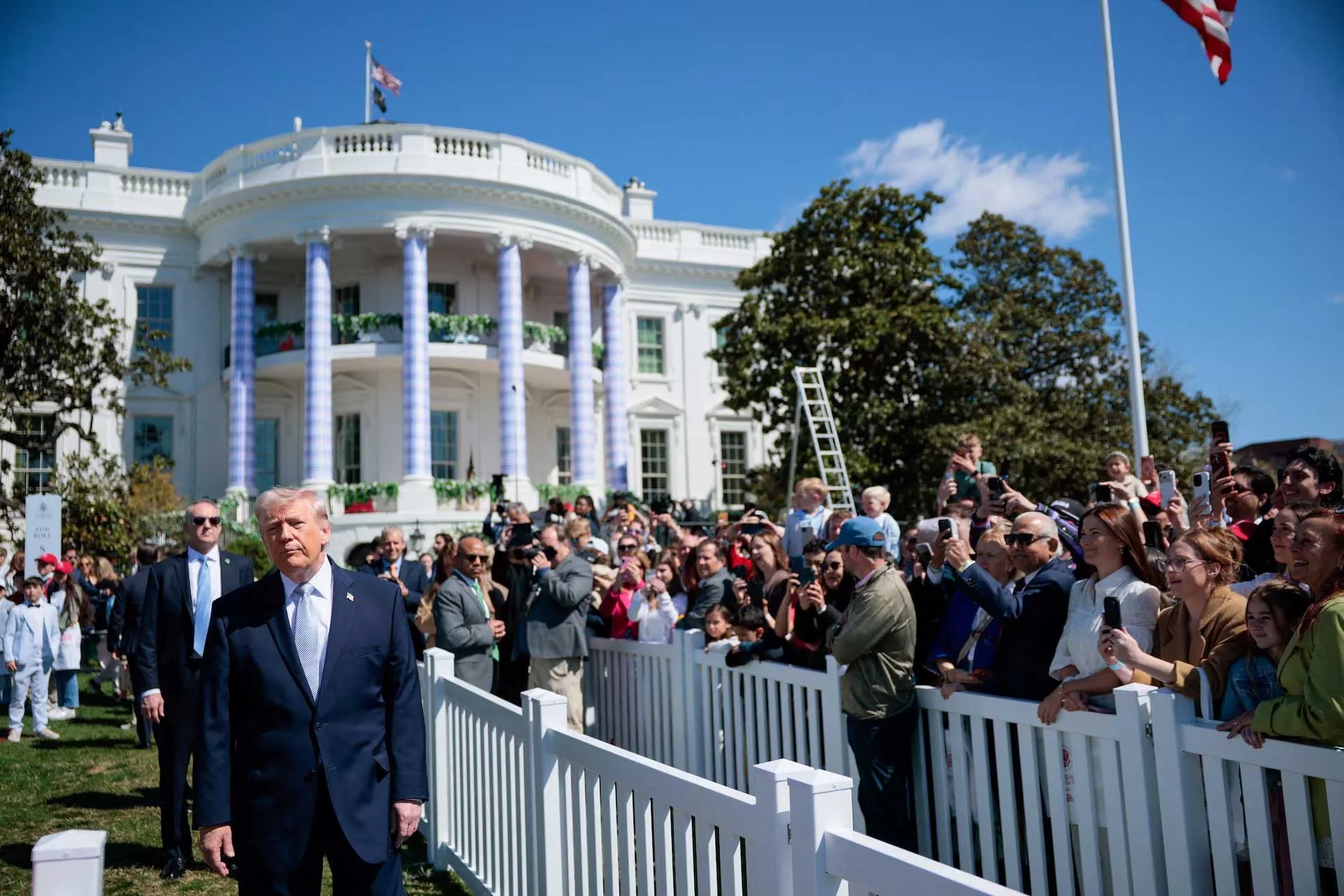 El presidente Donald Trump durante el «Easter Egg Roll» de 2026 celebrado en la Casa Blanca, en Washington D. C., el 6 de abril. Créditos: REUTERS/Evan Vucci