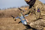 Los drones interceptores de Ucrania ofrecen una forma asequible de detener a los drones, algo de lo que carecen en gran medida otros países. Créditos: Nina Liashonok/Ukrinform/NurPhoto vía Getty Images