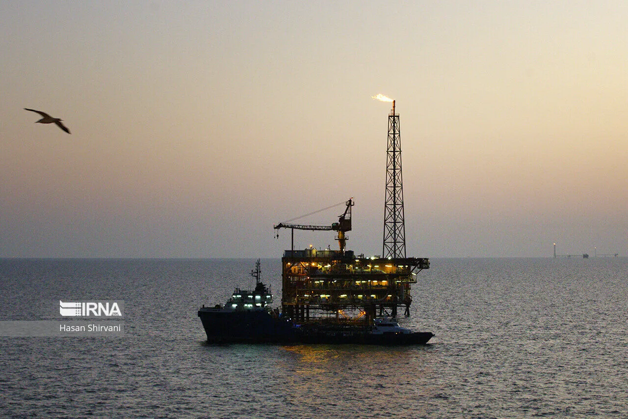 La agencia oficial iraní IRNA informa en septiembre de 2023 que Irán recuperó el tercer lugar como productor de petróleo en la OPEP, con alrededor de 3 millones de barriles diarios en agosto. Créditos: IRNA Agency.