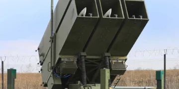 Lanzador de misiles superficie-aire de la Fuerza Aérea Ucraniana quien reporta oficialmente la destrucción de 2.496 misiles de crucero, 465 misiles guiados, 97 balísticos, 40 Kinzhal y 17.575 drones Shahed desde febrero de 2022. Créditos: Fuerza Aérea de Ucrania.
