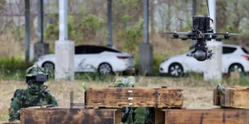 Entrenamiento de drones FPV en escenarios de batalla urbana realizado por el Batallón de Drones del 58º Comando de Artillería del Ejército de Taiwán el 10 de marzo de 2026. Créditos: Seguir Haz clic para Seguir TaiwanMonitor Taiwan Security Monitor.