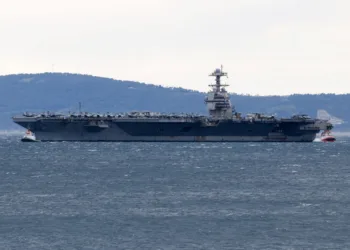 El USS Gerald R. Ford regresa al Mar Rojo en medio de un despliegue sin precedentes de EE.UU. en la región. Créditos: The Cradle.