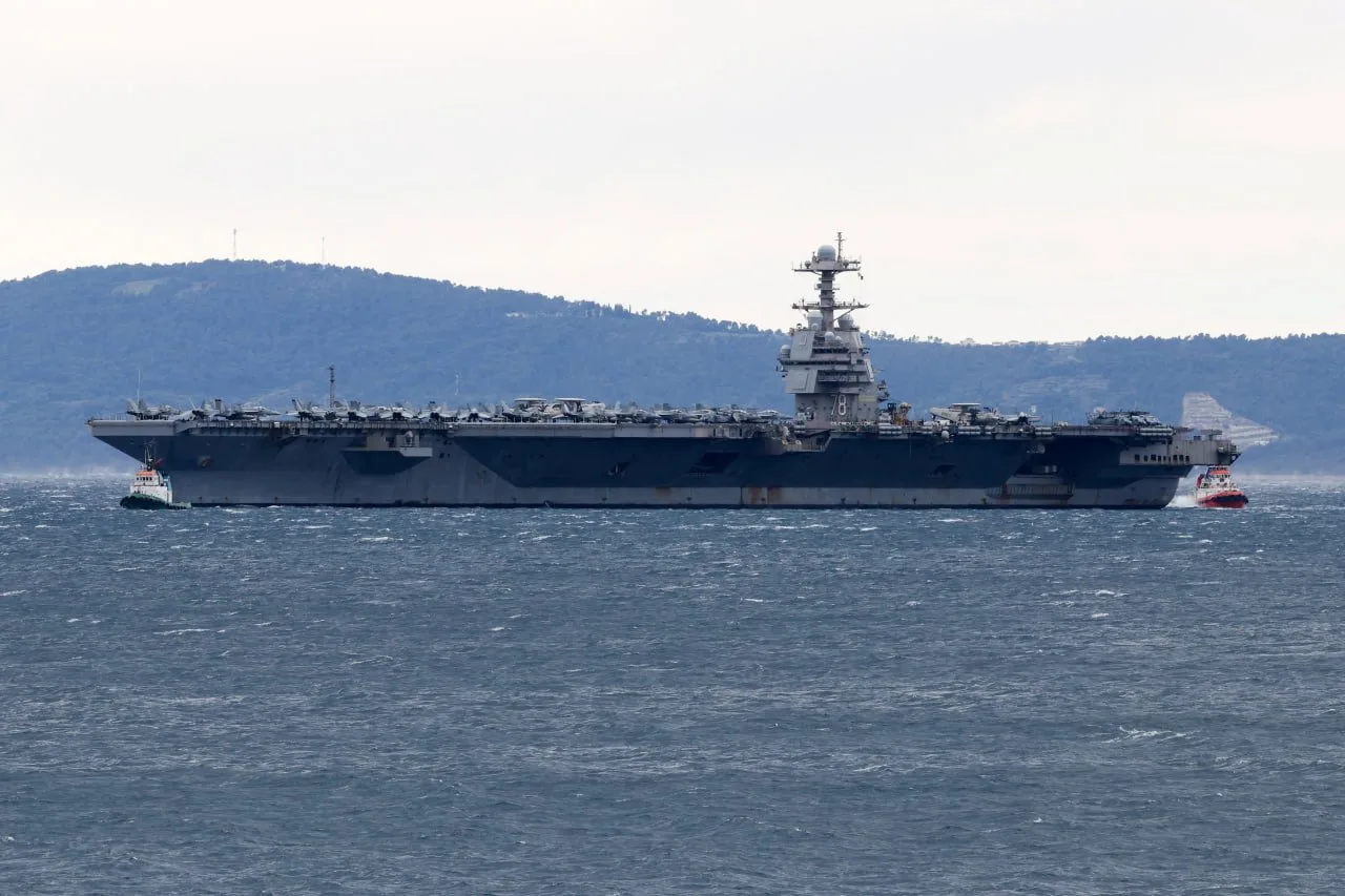 El USS Gerald R. Ford regresa al Mar Rojo en medio de un despliegue sin precedentes de EE.UU. en la región. Créditos: The Cradle.