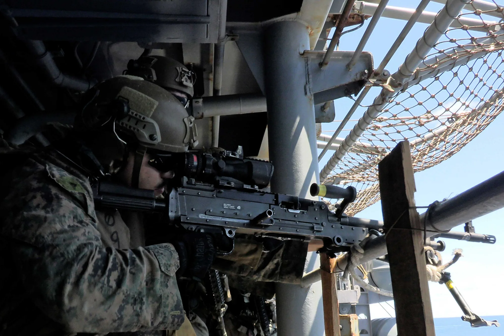 El 27 de marzo, marineros e infantes de marina estadounidenses a bordo del USS Tripoli (LHA 7) llegaron al área de responsabilidad del Comando Central de los Estados Unidos. Créditos: CENTCOM.