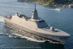 Japón ordenó tres fragatas Mogami-class mejoradas (New FFM) a Mitsubishi Heavy Industries por 128,6 mil millones de yenes, con entrega prevista alrededor de 2028. Créditos: Army Recognition.