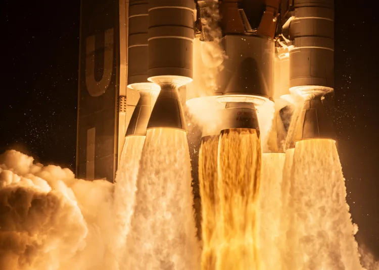 Northrop Grumman destaca el uso de cinco boosters GEM 63 en la misión Leo 5 de ULA, que lanzó 29 satélites de banda ancha de Amazon a órbita con un Atlas V. Créditos: Northrop Grumman.