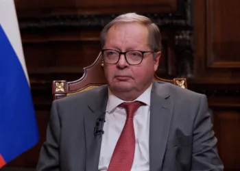 El embajador ruso en Reino Unido, Andrei Kelin declara que "cualquier intento del Reino Unido de incautar buques asociados con Rusia se considera inaceptable e inadmisible". Créditos: Cuenta oficial de X de la Embajada de Rusia en el Reino Unido.