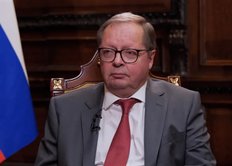 El embajador ruso en Reino Unido, Andrei Kelin declara que "cualquier intento del Reino Unido de incautar buques asociados con Rusia se considera inaceptable e inadmisible". Créditos: Cuenta oficial de X de la Embajada de Rusia en el Reino Unido.