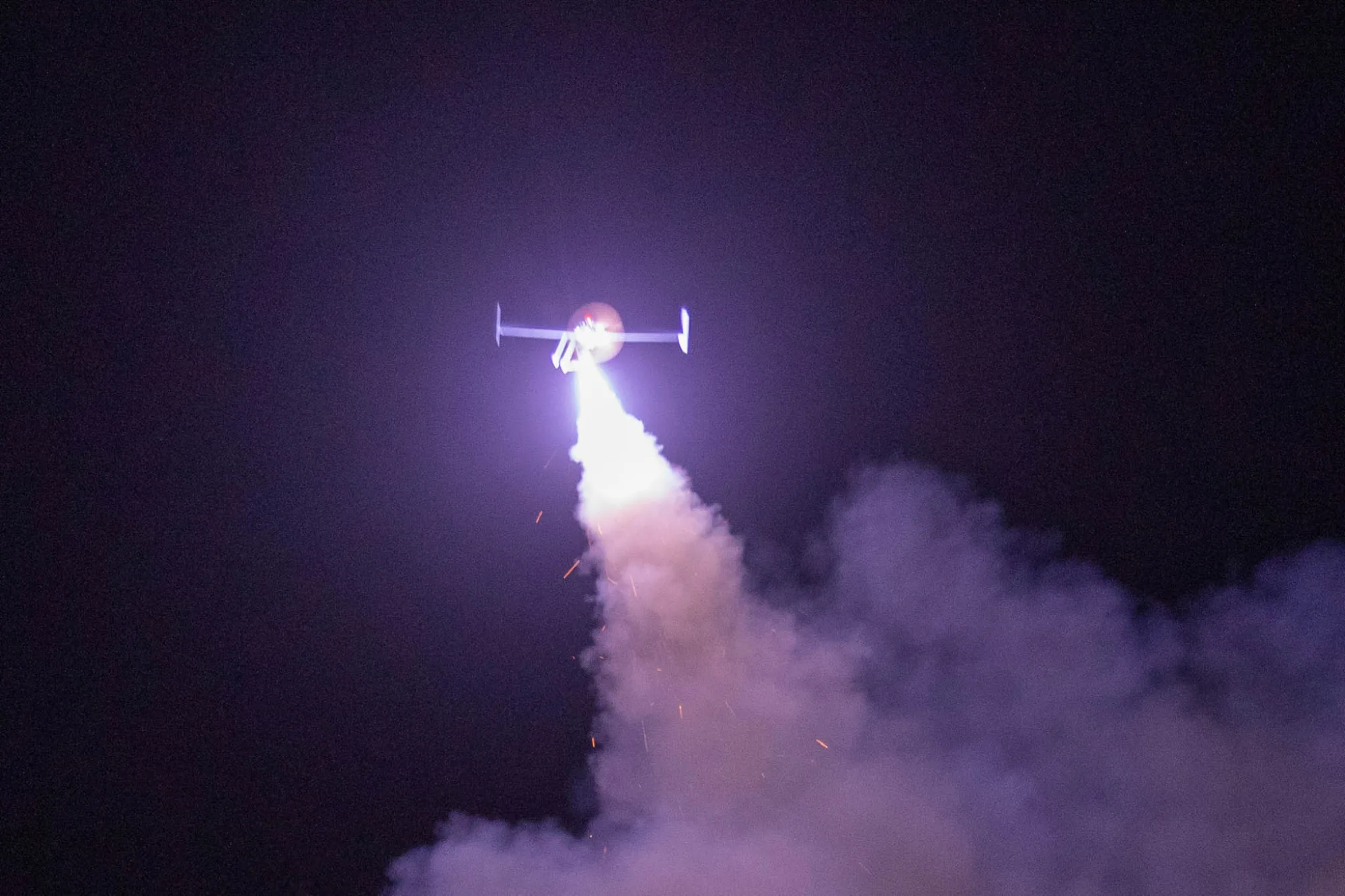 Lanzamiento de drones de ataque unidireccional (LUCAS) por fuerzas EE.UU. contra Irán en la Operación Epic Fury, iniciada el 28 de febrero de 2026 para desmantelar instalaciones de defensa y misiles iraníes. Créditos: CENTCOM.