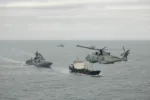 La Real Armada británica ha completado diez días de operaciones focalizadas monitoreando de cerca buques de guerra rusos y un submarino en aguas del Reino Unido como parte de esfuerzos coordinados de la OTAN. Créditos: Royal Navy.