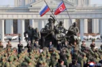 Al Jazeera English publica fotos de la inauguración en Pyongyang de un museo memorial dedicado a los soldados norcoreanos fallecidos combatiendo junto a Rusia en la guerra de Ucrania, con presencia de Kim Jong Un y altos funcionarios rusos. Créditos: Aljazeera.