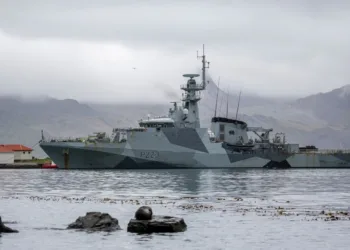 Patrullero HMS Medway en las Islas Georgias del Sur en el marco de un ejercicio militar. Crédito: BFSAI