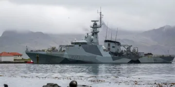 Patrullero HMS Medway en las Islas Georgias del Sur en el marco de un ejercicio militar. Crédito: BFSAI