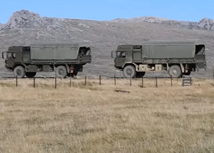 Imágenes de los ejercicios militares en las Islas Malvinas. Crédito: Islas Malvinas Television (FITV)