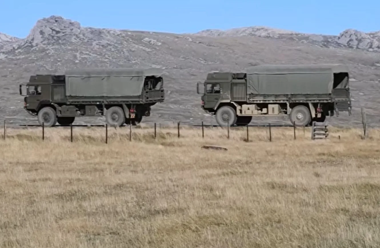 Imágenes de los ejercicios militares en las Islas Malvinas. Crédito: Islas Malvinas Television (FITV)