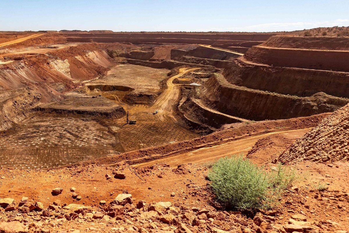 Brasil tiene una reserva de aproximadamente 21 millones de toneladas de las llamadas tierras raras o minerales críticos, indispensables para sectores como la defensa y la industria digital. Foto Afp