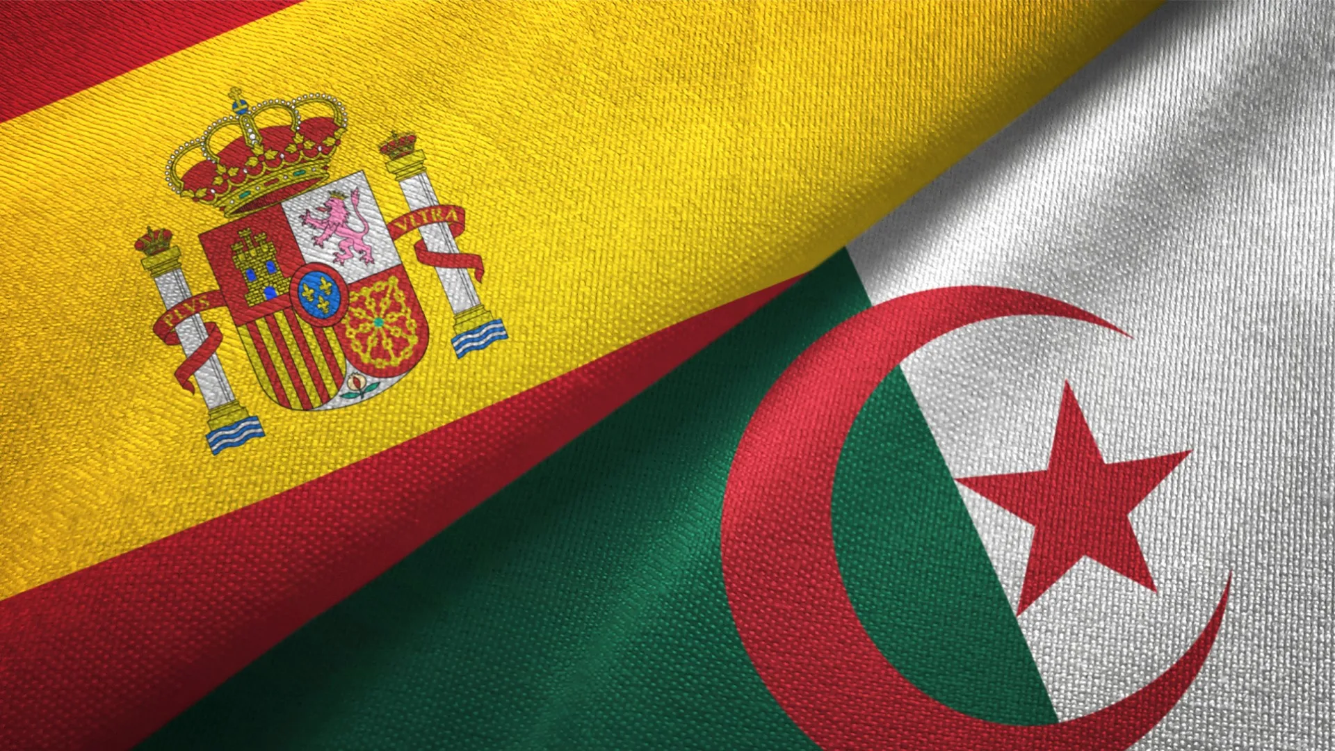 Banderas España y Argelia. Crédito: archivo