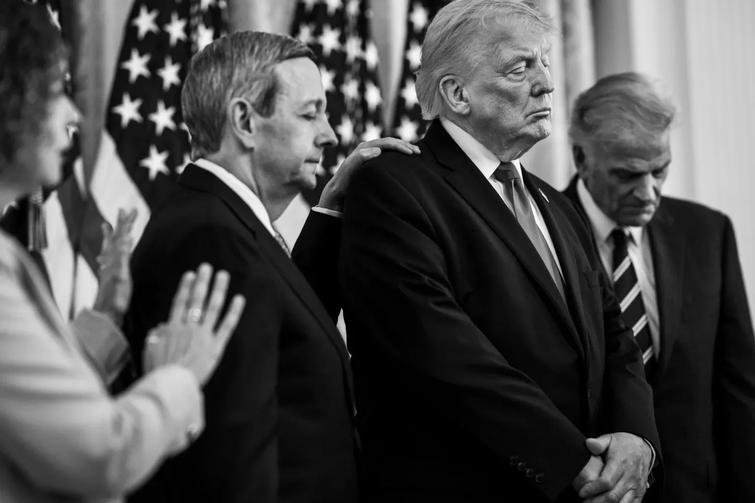El presidente Donald J. Trump pronuncia unas palabras en el Salón Este de la Casa Blanca durante un almuerzo de Pascua organizado por la Oficina de Asuntos Religiosos. Créditos: The White House Gallery.